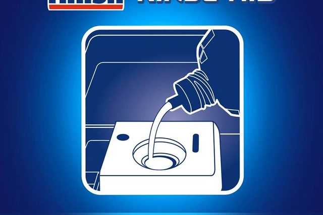 Tại sao nước làm bóng lại cần thiết khi sử dụng máy rửa bát?